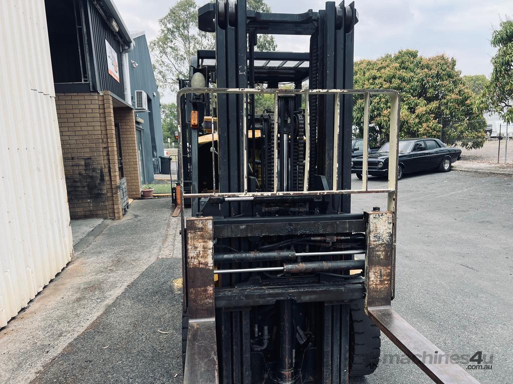 Used Diesel 2000kg Forklift